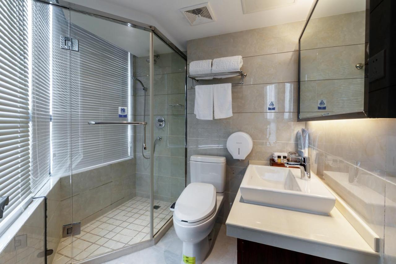 Huzhou Wealth Hotel Екстериор снимка
